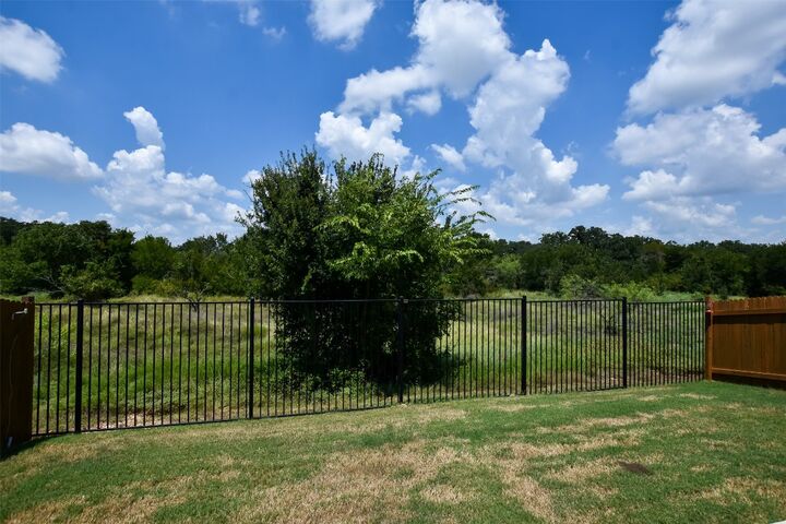 Property Photo: 341 Gaida Loop TX 78628