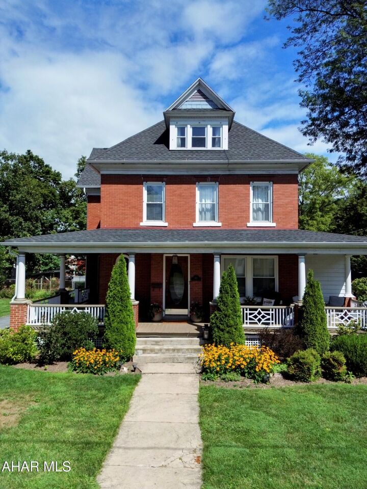 Property Photo: 419 S Richard Street PA 15522