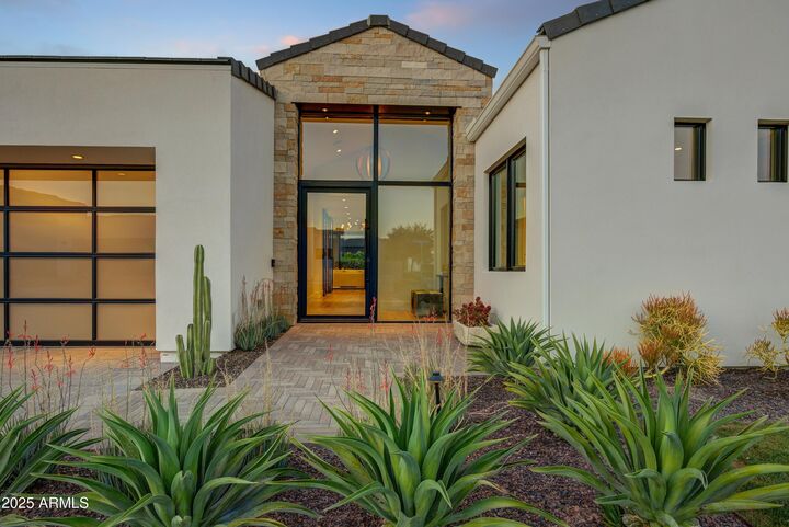 Property Photo: 6930 E Cactus Wren Road AZ 85253