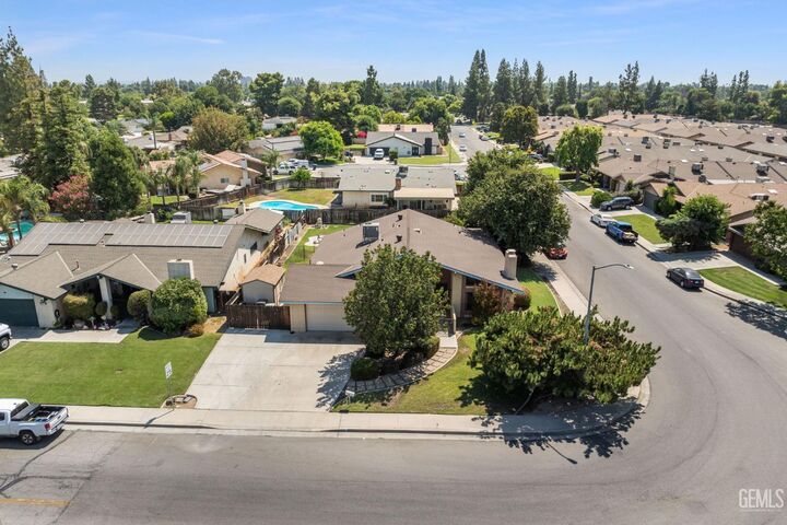 Property Photo: 200 Quailridge Road CA 93309
