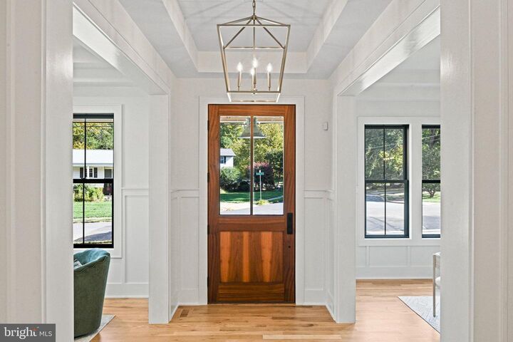 Property Photo:  507 Kramer Drive SE  VA 22180 