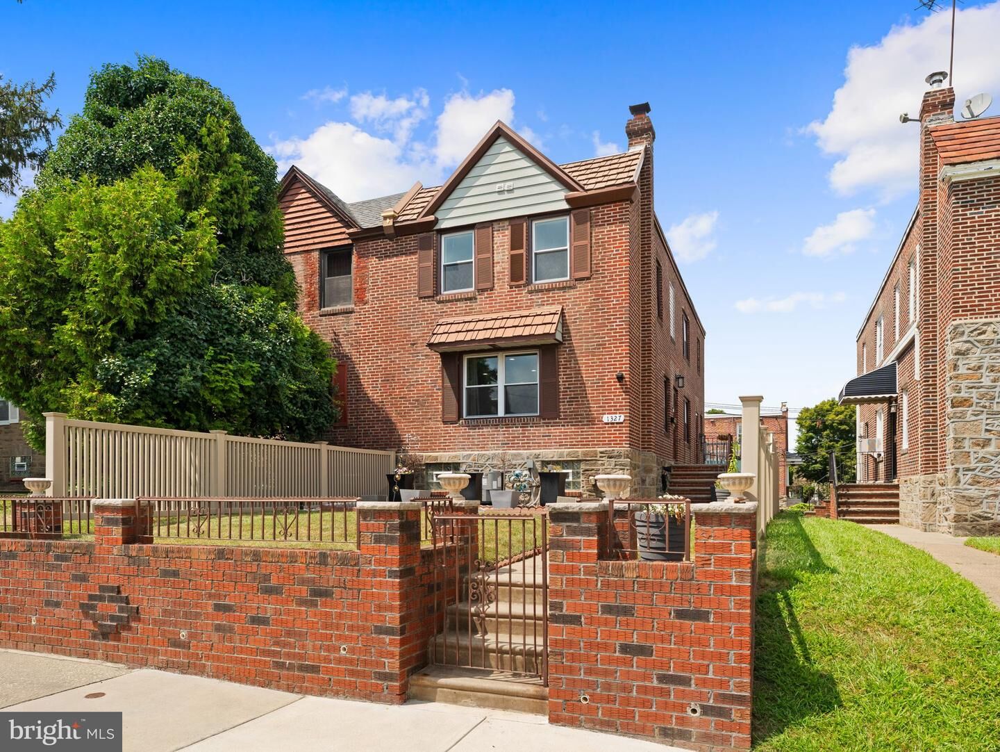 Property Photo: 1327 E Barringer Street PA 19119