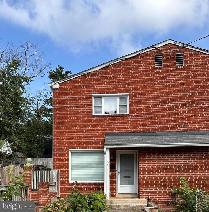Property Photo: 133 E Taylor Run Parkway VA 22314