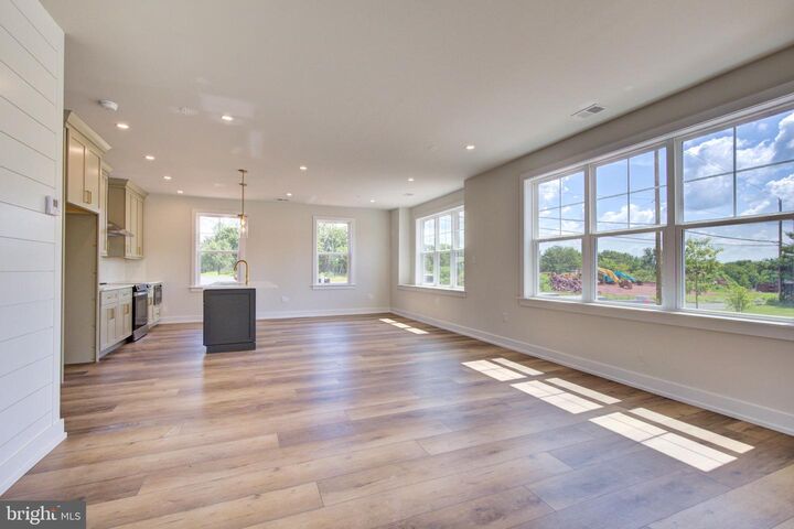 Property Photo: 427 Asha PA 19438