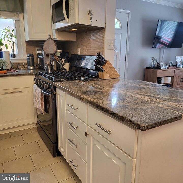 Property Photo: 710 W Glebe Road A VA 22305