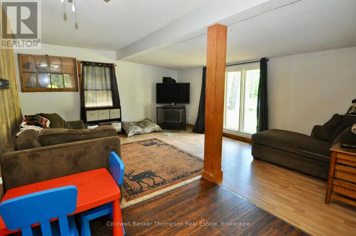 Property Photo: 31 Hutcheson Beach Road ON P1H 1N4
