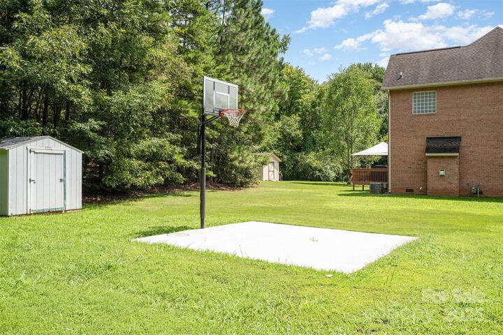 Property Photo: 11004 Dipali Court NC 28214