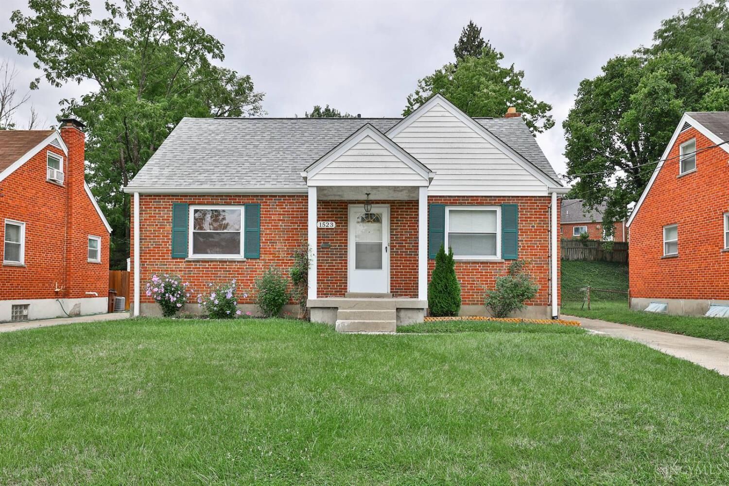 Property Photo:  1523 Gardenwood Court  OH 45231 