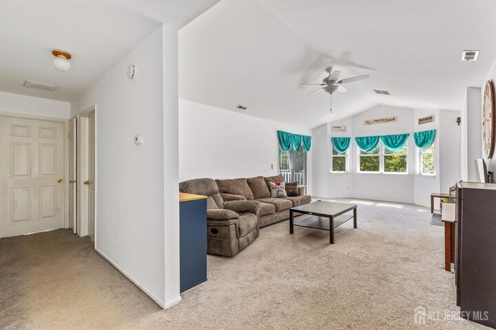 54 Kensington Drive  Piscataway NJ 08854 photo
