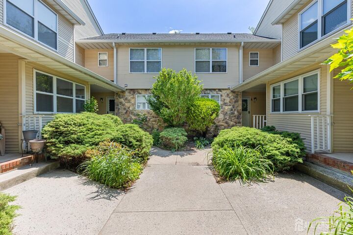 54 Kensington Drive  Piscataway NJ 08854 photo