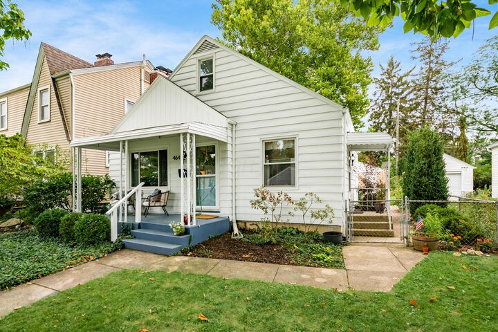 Property Photo: 464 Crestview Road OH 43202