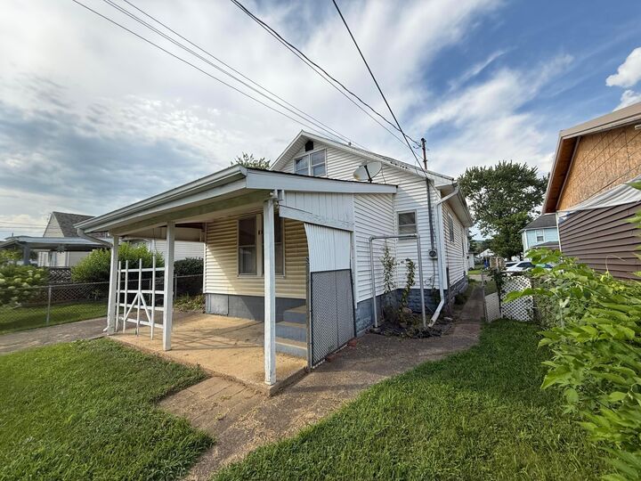 Property Photo: 794 Jefferson Avenue OH 45601