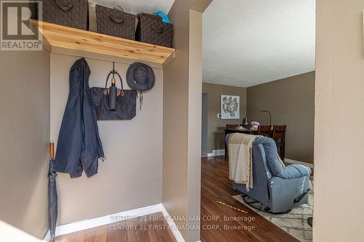 Property Photo: 40 Tiffany Drive 82 ON N5V 3N3
