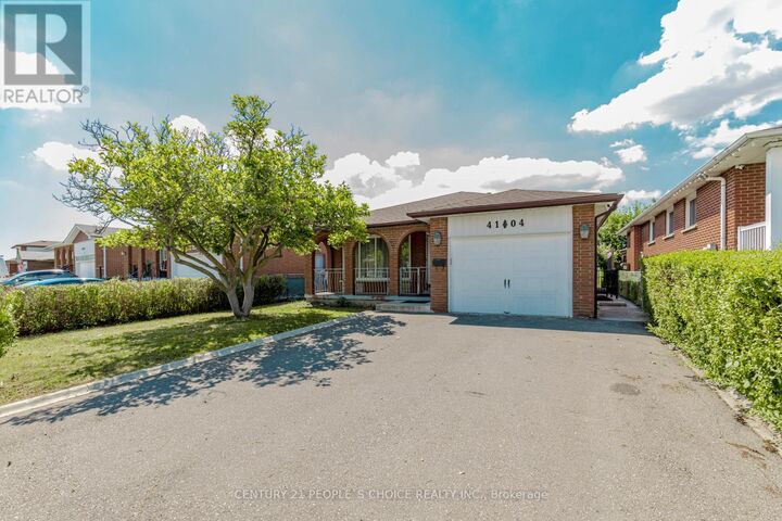 Property Photo:  4104 Brandon Gate  ON L4T 3P2 