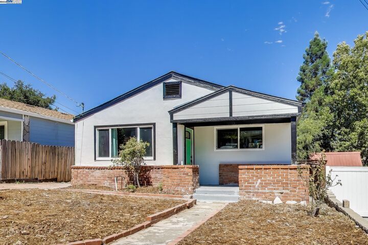 Property Photo: 2131 Pomona CA 94553