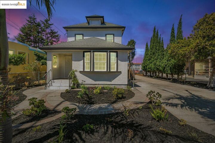 Property Photo: 1086 61st CA 94608