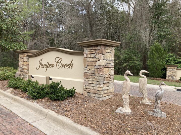 Property Photo:  4567 Pfitzer Circle  FL 32536 