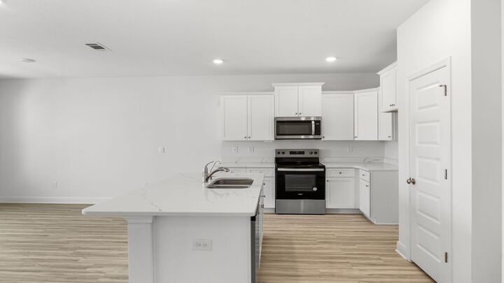 Property Photo: 5 Hatten Court FL 32569