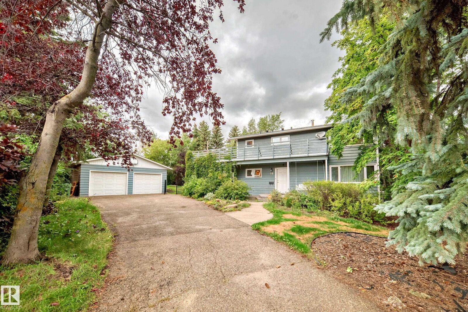 Property Photo:  16 Scarboro Place  AB T8N 0H8 