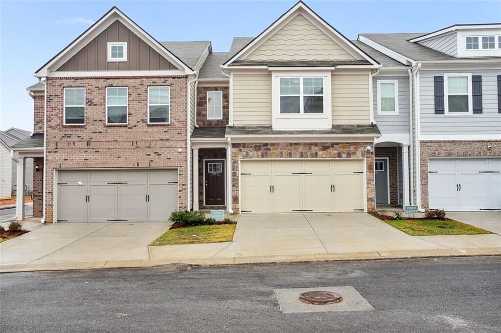 Property Photo: 7641 Squire Court GA 30213