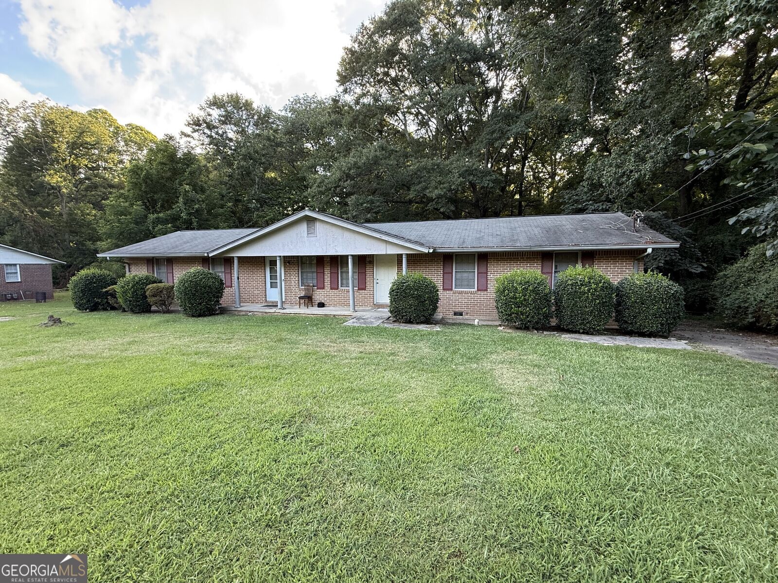 Property Photo: 6105 E Fayetteville Drive GA 30296