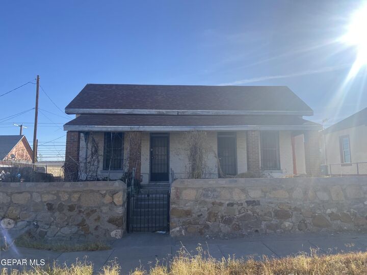 2320 San Jose Avenue  El Paso TX 79930 photo