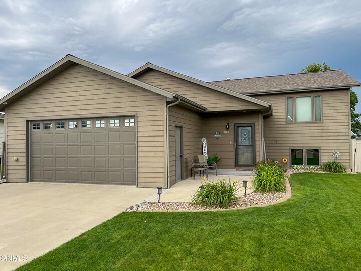 1178 7th Street E  Dickinson ND 58601 photo