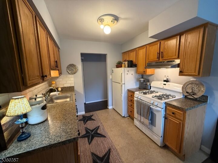Property Photo: 401 US Highway 22 42G NJ 07060