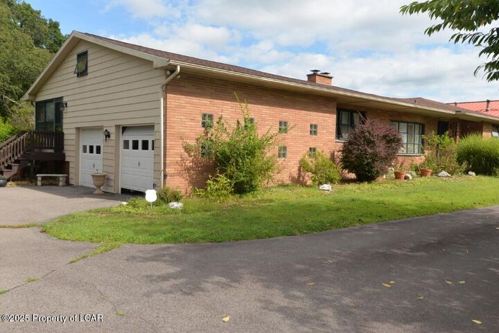 Property Photo: 479 Main Road PA 18707