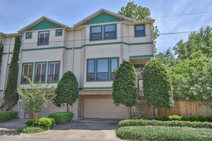 Property Photo: 1335 Fairview Avenue TX 77006