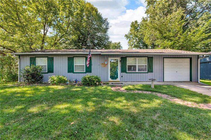 Property Photo:  2717 Ponderosa Drive  KS 66046 