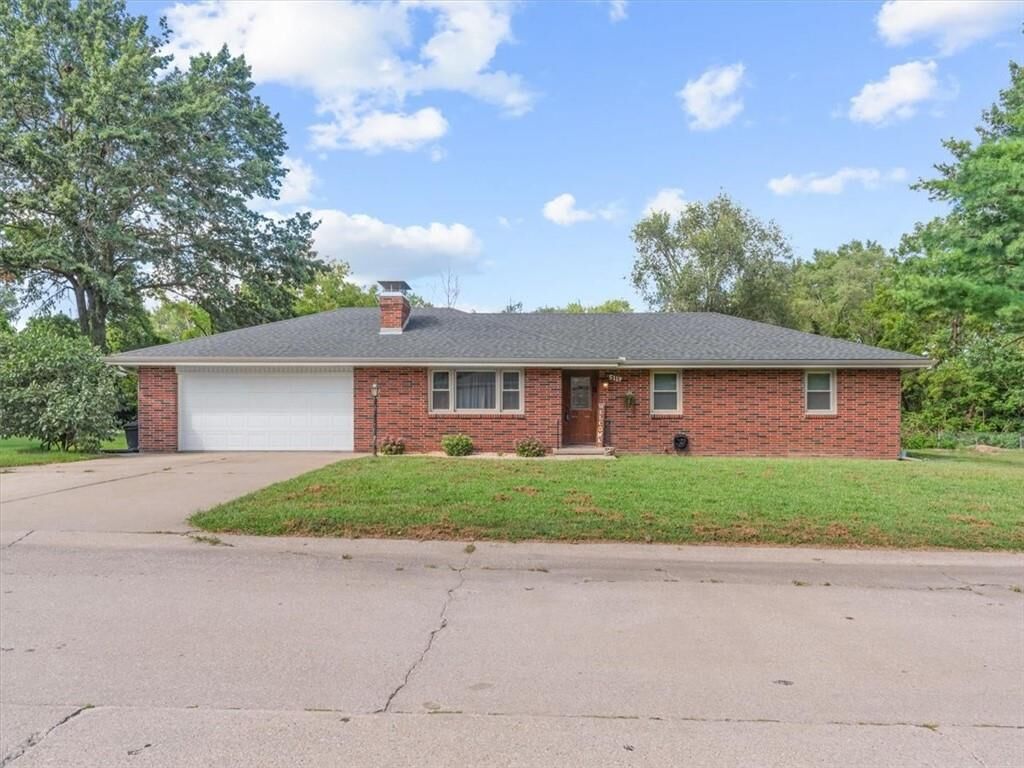 Property Photo: 5119 Junior Drive MO 64506