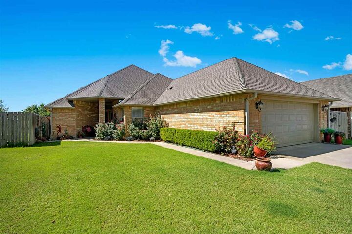 Property Photo: 6606 NW Euclid Ave OK 73505