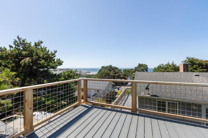 Property Photo: 1616 NW 36th Street OR 97367