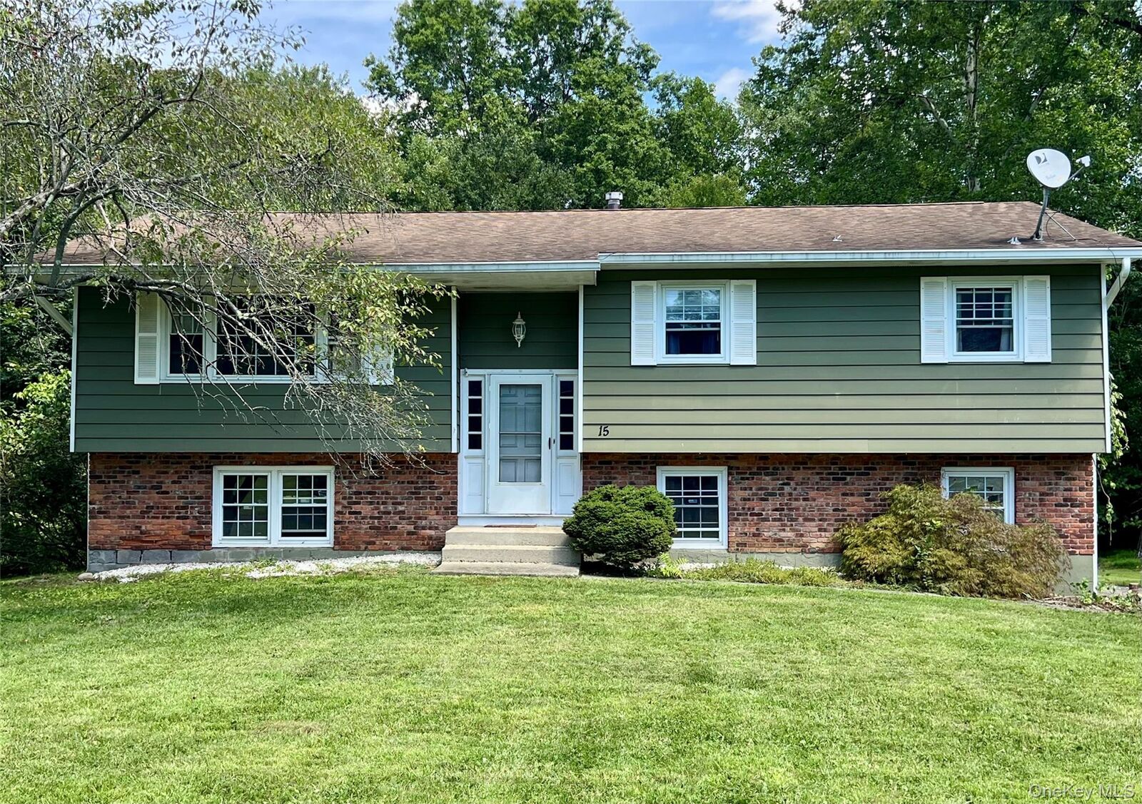 Property Photo:  15 Vorndran Drive  NY 12590 