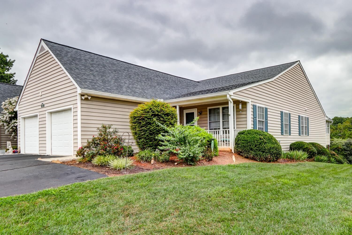 Property Photo:  1245 Jefferson Oaks Court  VA 24551 