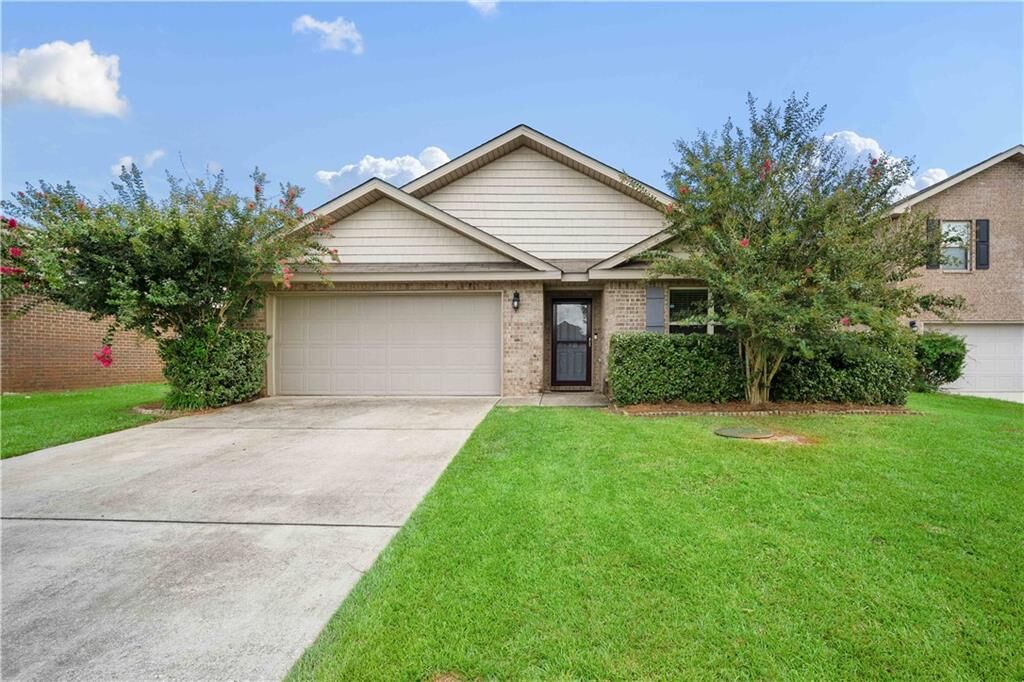 Property Photo: 3461 Summer Woods Circle W AL 36695