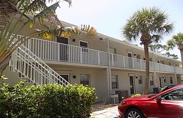 Property Photo: 900 La Costa Circle 6 FL 34237