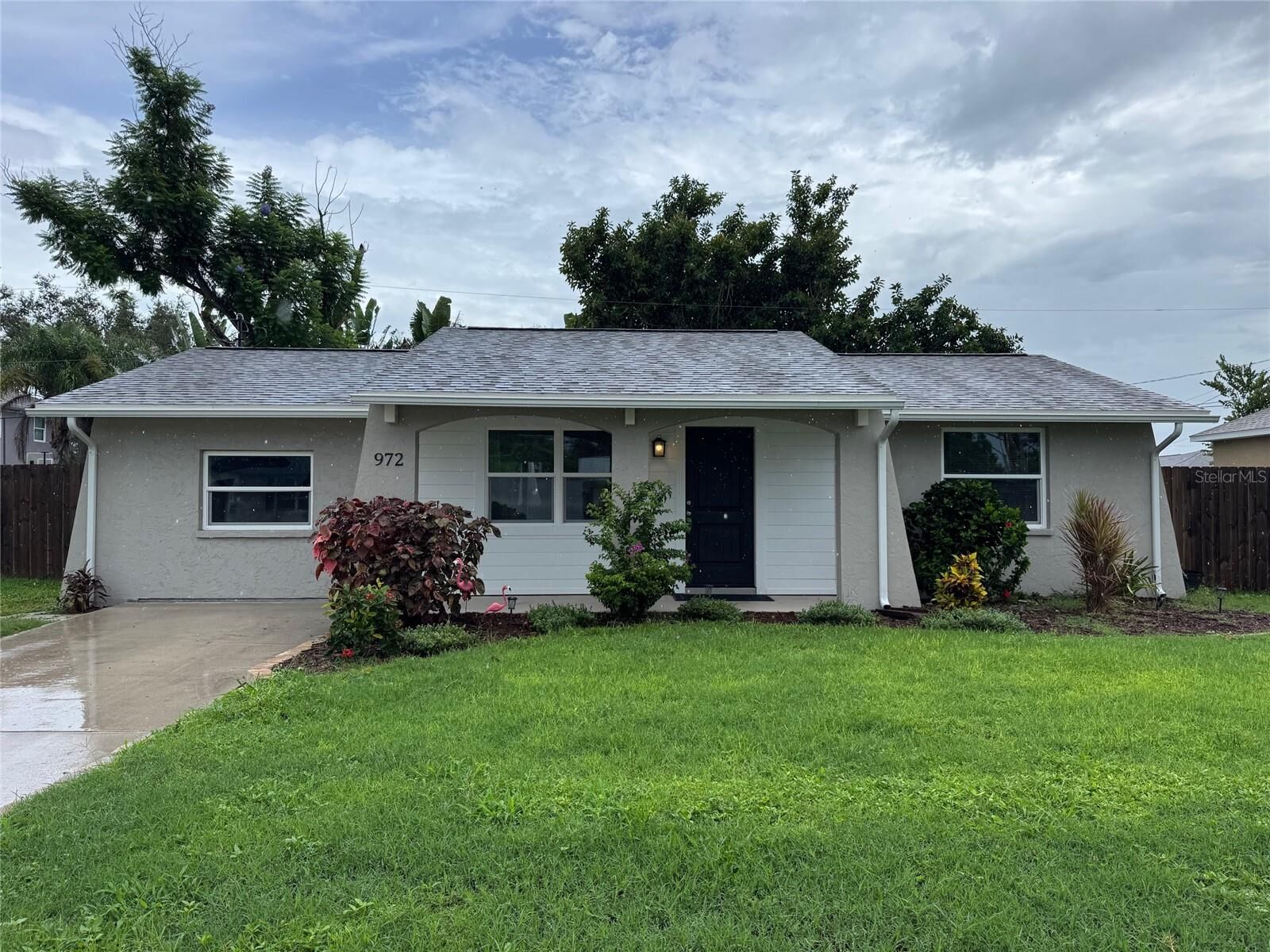 Property Photo:  972 Ponderosa Road  FL 34293 