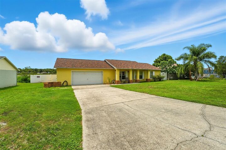 Property Photo: 49 Lake Jackson Drive FL 34753