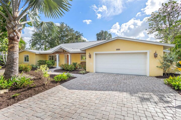 Property Photo: 5215 Cape Leyte Drive FL 34242