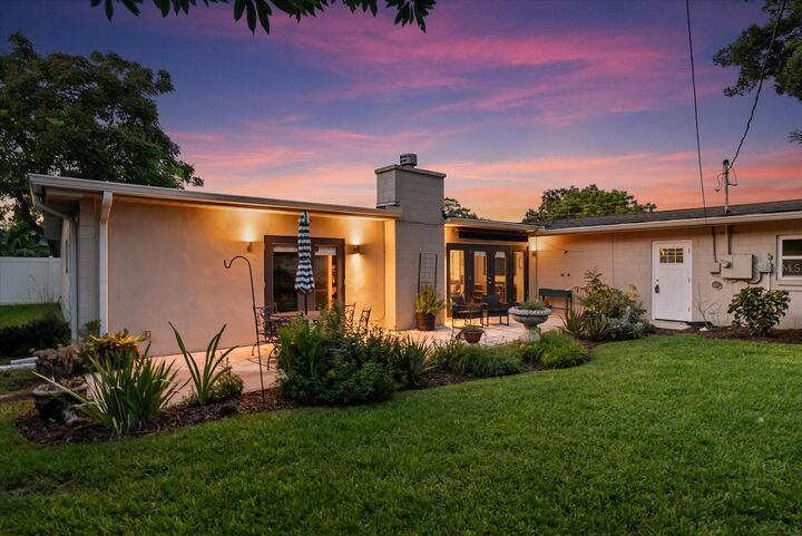 Property Photo:  814 N Thistle Lane  FL 32751 