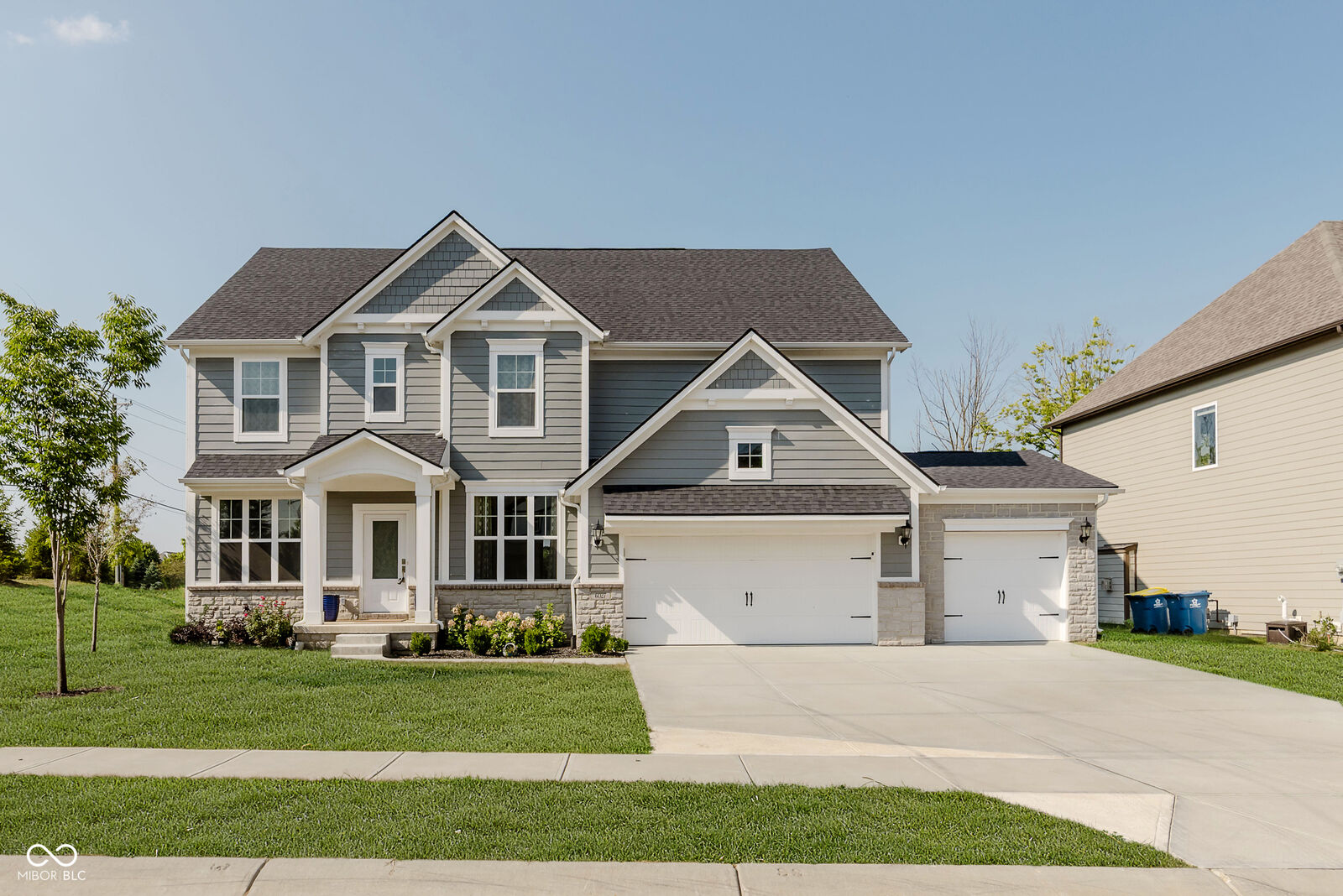 Property Photo: 6027 Brentwood Trace IN 46112