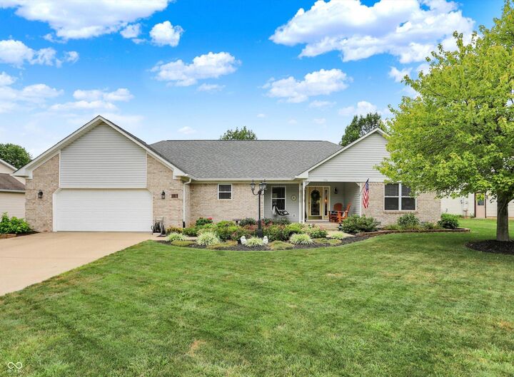 Property Photo: 1116 Sunnyside Lane IN 46052