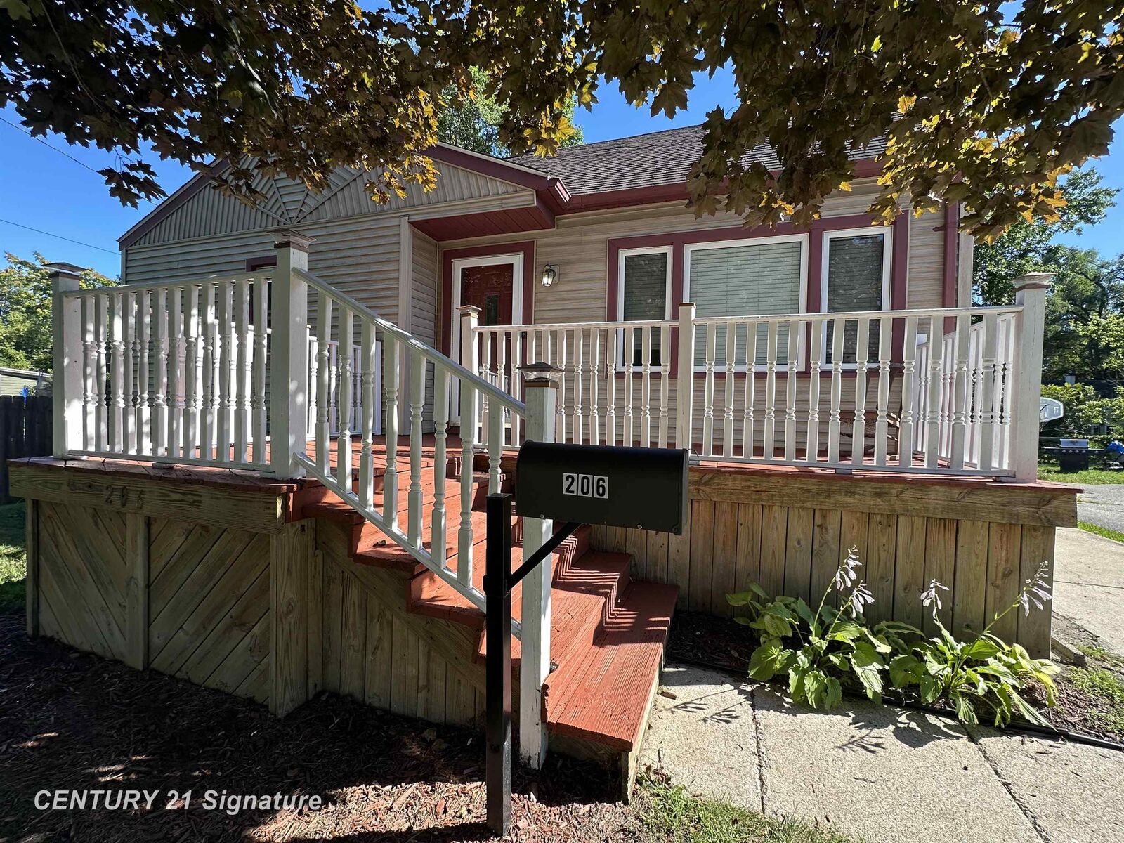 Property Photo:  
