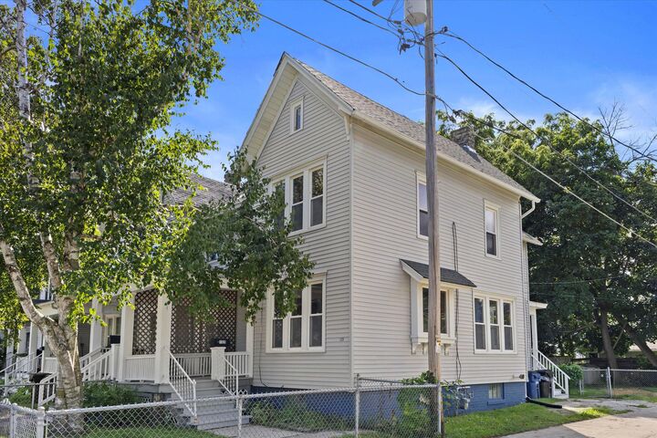 1320 Thurston Ave  Racine WI 53405 photo