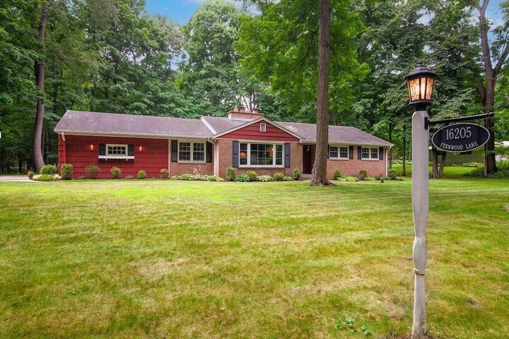 16205 Fernwood Ln  Brookfield WI 53005 photo