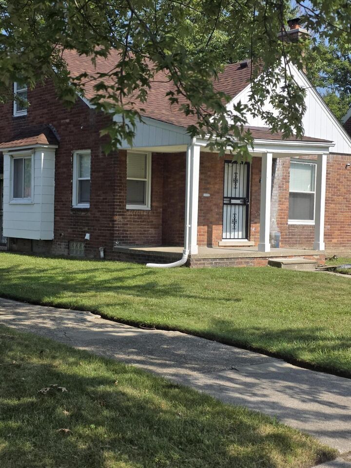 Property Photo: 11101 Beaconsfield Street MI 48224