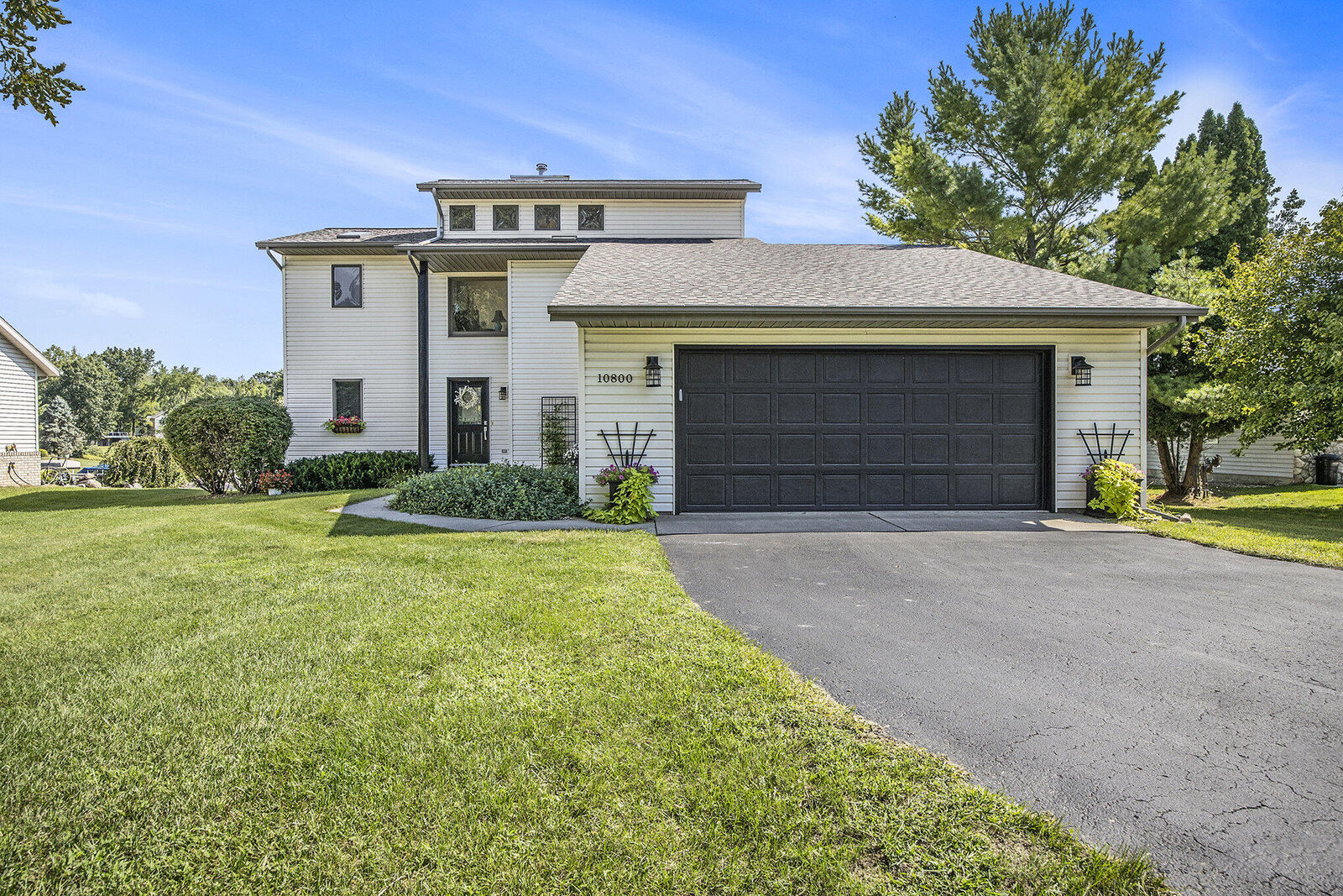 Property Photo: 10800 E Royal Road MI 49346