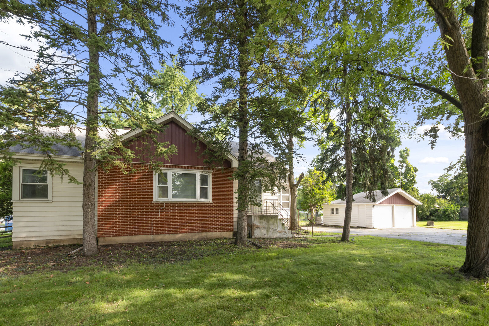 Property Photo: 8459 S 85th Court IL 60457